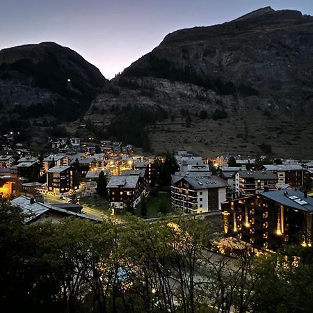 Haus Oasis Ferienwohnung-Holiday Apartment Zermatt Exterior foto