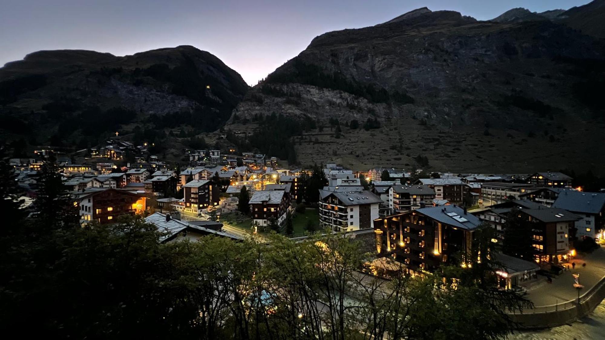 Haus Oasis Ferienwohnung-Holiday Apartment Zermatt Exterior foto